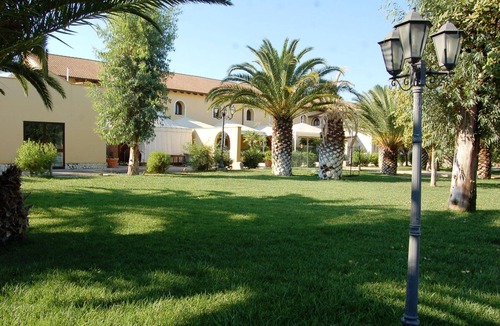 Santa Maria House | Holiday Home in Trinitapoli near Adriatic Sea