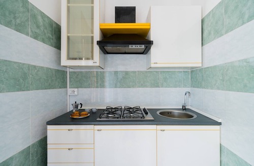 Sant'Isidoro House | Holiday Home 'Isidoro Mono' with Shared Garden and Air Conditioning