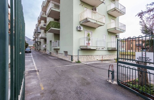 Villabate House | Holiday Home 'La Casa Di Anna' with Sea View, Wi-Fi and Air Conditioning