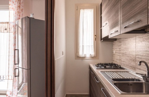 Licata House | Holiday Home 'La Maison Du Port' with Balcony, Wi-Fi and Air Conditioning