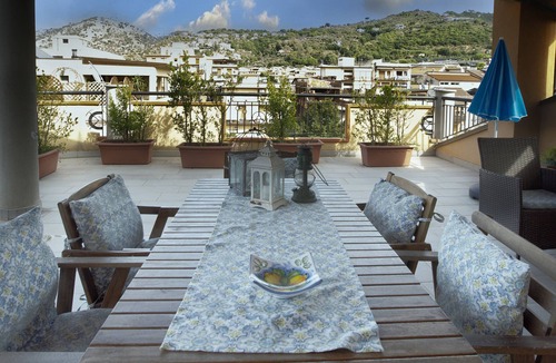 Brolo House | Holiday Home "Mansarda da Dani" with Sea View, Covered Terrace & Wi-Fi