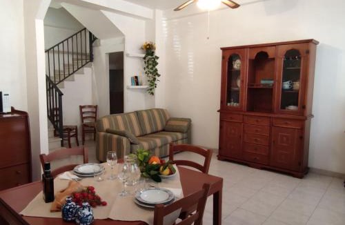 Portopalo di Capo Passero House | Holiday Home MarEmi Portopalo by Interhome