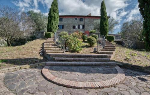 Montefiascone House | Holiday Home Montefiascone 96 With Outdoor Swimmingpool