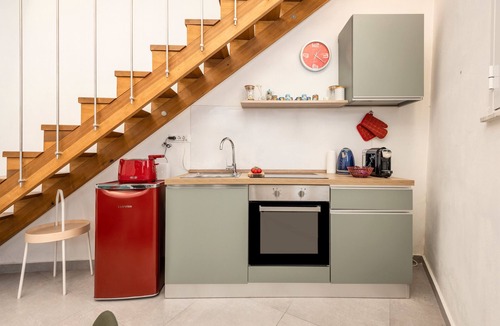 Borgo Vecchio House | Holiday Home 'Nica Nica' with Private Terrace, Wi-Fi and Air Conditioning