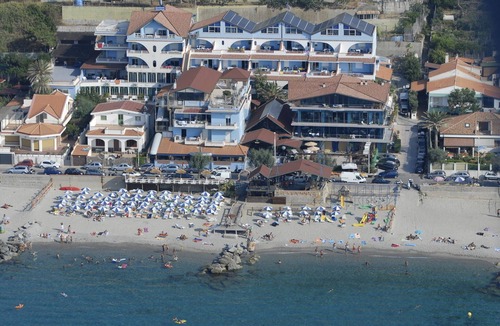 Province of Messina House | Holiday Home 'Oasi Azzurra - Monolocale Standard Plus' with Sea View