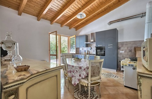 Gioiosa Marea House | Holiday Home 'Rustico 'al Casale' with Sea View, Shared Garden and Wi-Fi