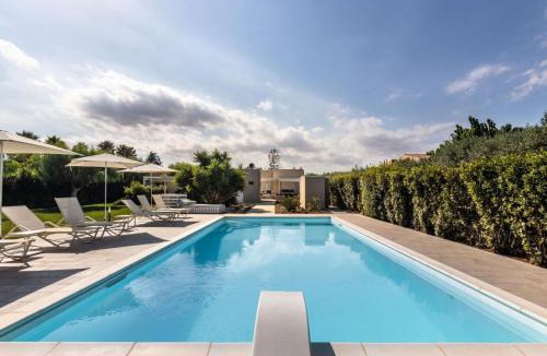 Noto Marina House | Holiday Home 'Villa Paolo' mit Gemeinschaftspool by Interhome