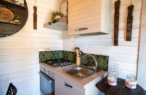 Piedimonte Etneo House | Holiday Home with Wi-Fi, Air Conditioning, Garden and Jacuzzi