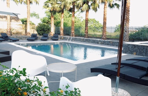 Archi House | Holiday Homes Borgo Papardo "Stone"