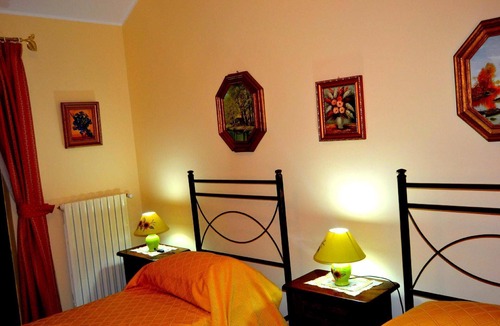 Pergusa House | Holiday house Enna for 8 - 12 persons with 6 bedrooms - Holiday home