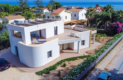Contrada Fiori Sud House | Holiday house Menfi for 1 - 6 persons with 3 bedrooms - Holiday home