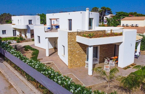 Contrada Fiori Sud House | Holiday house Menfi for 1 - 6 persons with 3 bedrooms - Holiday home