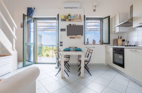 Campofelice di Roccella Apartment | Holiday Apartment 'Cielomare' with Sea View, Pool & Wi-Fi