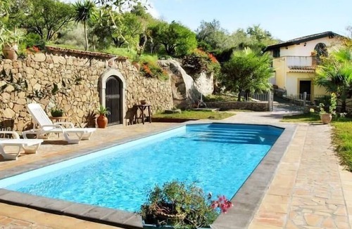 Mitogio House | Holiday house Francavilla di Sicilia for 8 - 9 persons with 4 bedrooms - Holiday home