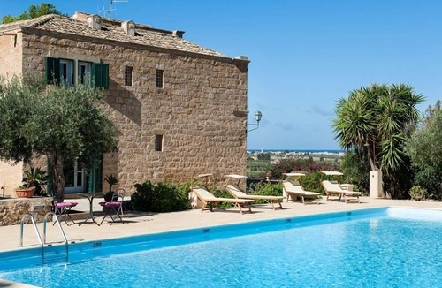 Paceco Villa | holiday vacation villa rental italy, sicily, trapani, pool, view