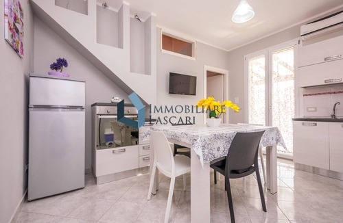 Gorgo Lungo Villa | Holidays in Villa with direct access to the beach, sleeps 6 in bright colors