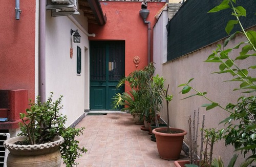San Giovanni la Punta House | Home & Garden