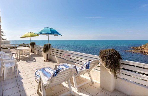 Punta Braccetto Apartment | Homerez - 40 m away from the beach! Appartement for 4 ppl. at Punta Braccetto