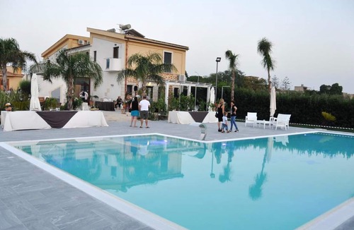 Rilievo Apartment | Homerez - Appartement 5 km away from the beach for 5 ppl. with shared pool