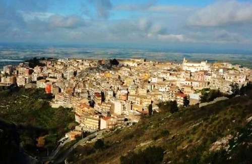 Chiaramonte Gulfi Apartment | Homerez - Beautiful appartement for 3 ppl. at Chiaramonte Gulfi
