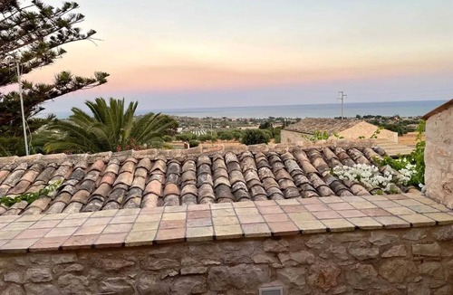 Pozzallo Villa | Homerez - Charming Villa in Pozzallo with Private Pool