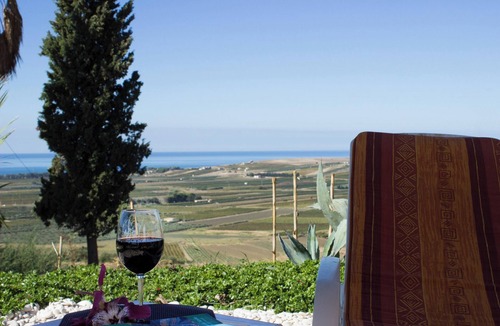 Sciacca Villa | Homerez - Picturesque Villa in Sciacca with Sea View and Garden