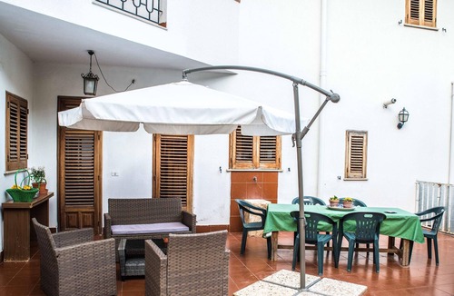 Sferracavallo Apartment | Homerez - Spacious apartment Near the beach and garden