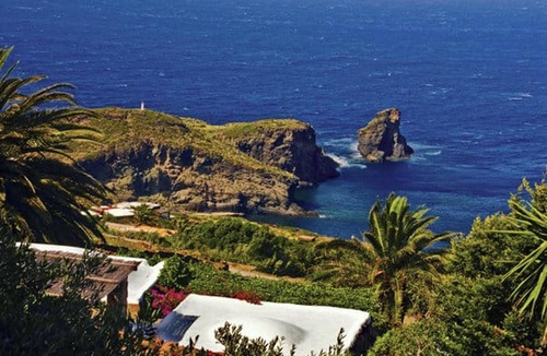 Tracino Apartment | Homerez - Studio in Pantelleria with sea view