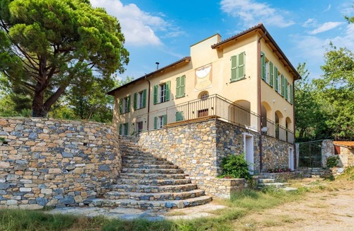 Alassio Villa | Hostdomus - Villa Celestia