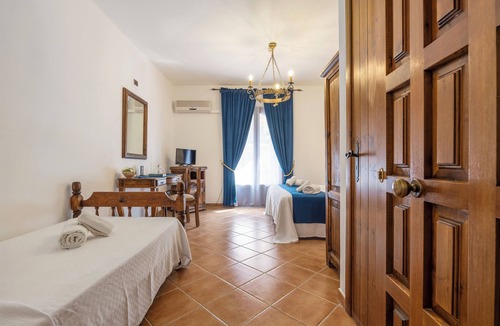 Montelepre Hotel | Hotel Castello di Giuliano