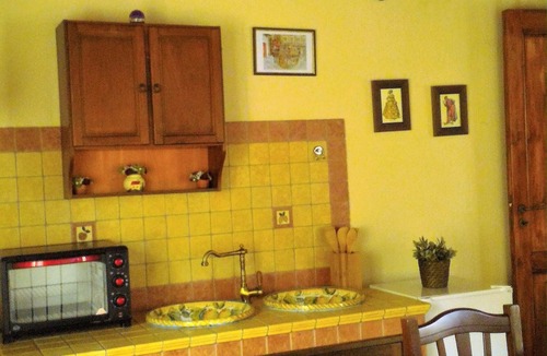 Randazzo Apartment | HOTEL HOUSE AZALEA - AZALEA MINI-APARTMENT 3