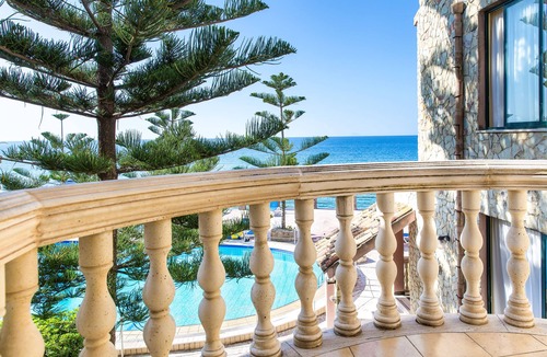 Santo Stefano di Camastra Hotel | Hotel La Playa Blanca