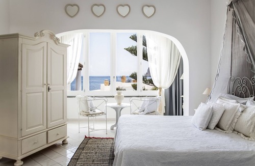 Panarea Hotel | Hotel Lisca Bianca