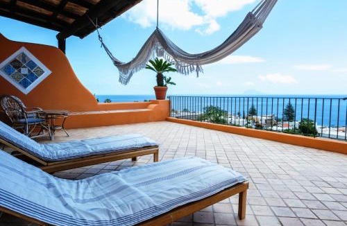 Santa Marina Salina Hotel | Hotel Mamma Santina