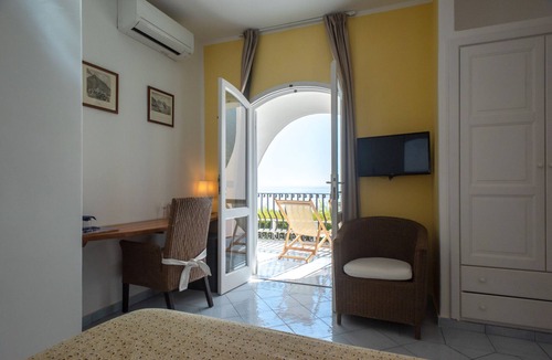 Malfa Hotel | Hotel Punta Scario