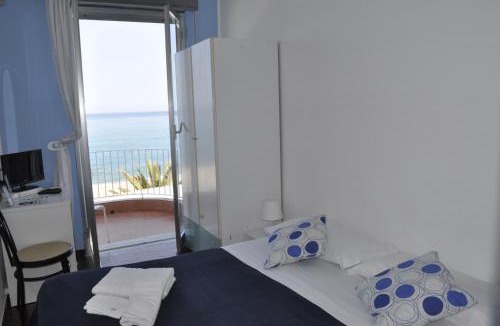 Piraino Hotel | Hotel Ristorante La Scogliera - NUOVA GESTIONE