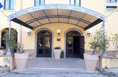Pergusa Hotel | HOTEL VILLA GIULIA ENNA Pergusa