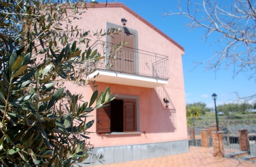 Santa Venerina Villa | House among the vineyards of Zafferana Etnea