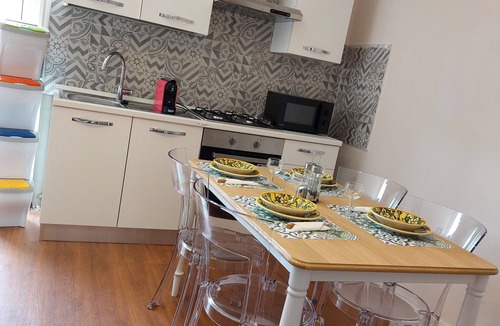 Calatabiano Apartment | House in residence with swimming pool, tennis court and playground near Taormina