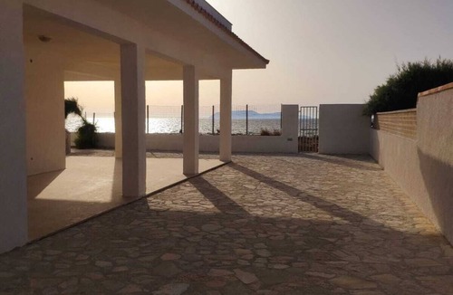 Mockarta Apartment | House kissed by the sea