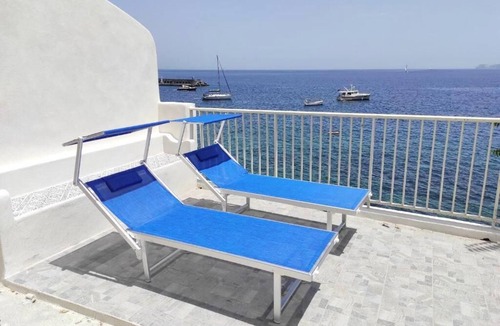Santa Marina Salina Apartment | House on the sea in the Aeolian Islands, with terrace and solarium