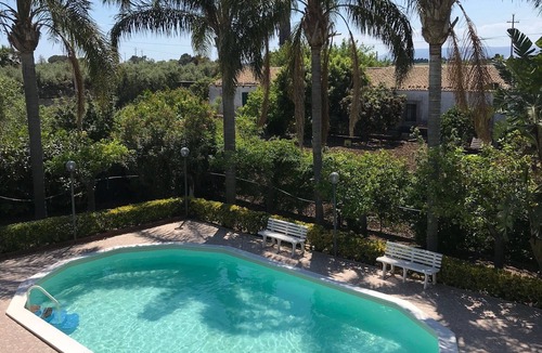 Isola House | House with private tennis court, pool, 300m to the beach, WiFi, air conditioning