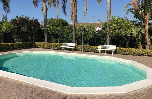 Isola House | House with private tennis court, pool, 300m to the beach, WiFi, air conditioning