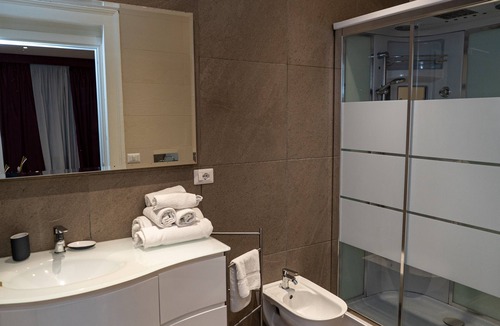 Catania City Centre Apartment | I PURITANI Casa di charme salotto di Catania Etnea LE SUITES DEL DUCA DI SARRO