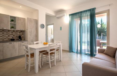 Sant'Agata di Militello Apartment | Icaro Apartments with a beautiful pool