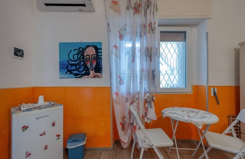 Manduria Apartment | Il Marchese Mirante 'Room 4' with Shared Garden, Wi-Fi and Air Conditioning