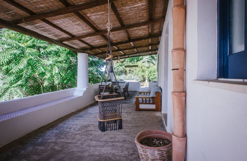 Malfa Villa | Il Palmento Di Salina is a typical Aeolian private house with a terrace and garden with sea views