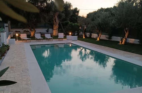 Impalata Villa | Il Vecchio Carrubo - Villa con piscina a sfioro