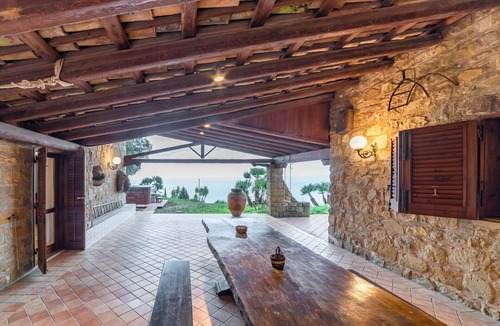 Reitano Villa | Il Vecchio Palmento by Rentbeat