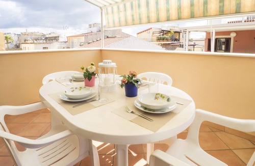 Marina di Ragusa Apartment | In the city center, just 180 meters from the beach